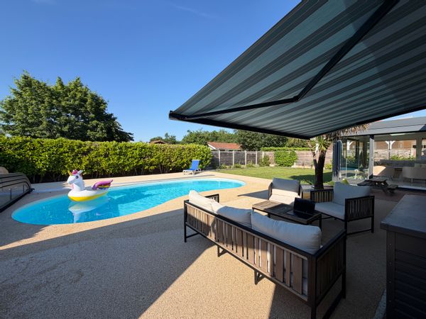 Villa familiale avec piscine privée et sécurisée à Biscarrosse Lac