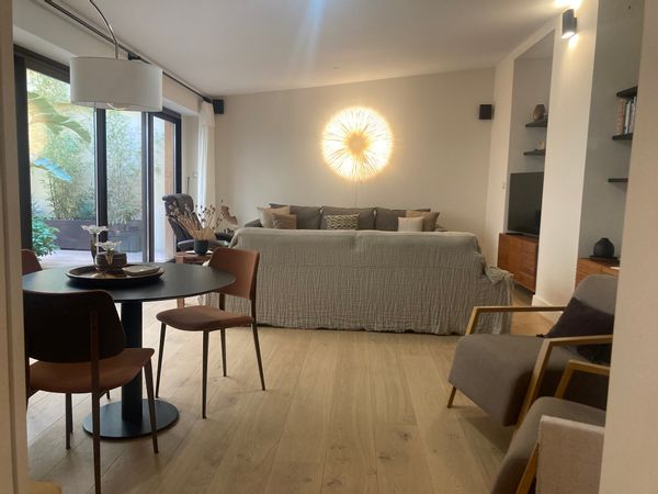 T Bel appartement 19 eme, cœur de ville, 2 mn de la comédie, très calme, grande terrasse verdoyante