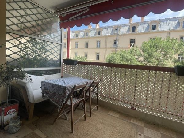 Appartement familial avec terrasse & parking, proche de la mer (plage des Catalans à 5min à pied)