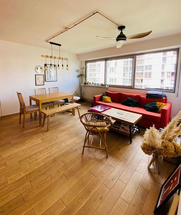 Chambre privée de Chloë dans un bel appartement refait à neuf et coloré