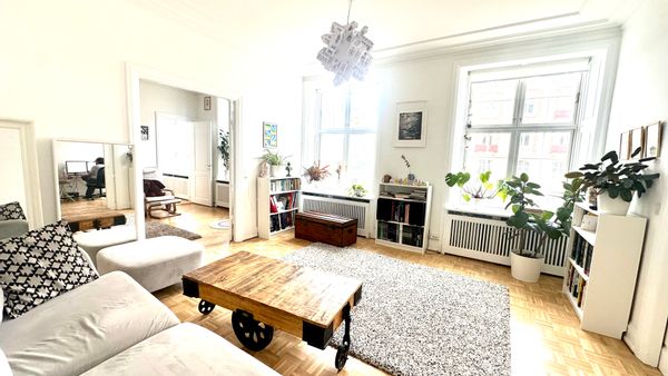 Appartement dans immeuble de cachet, tout prêt de la plage et des transports