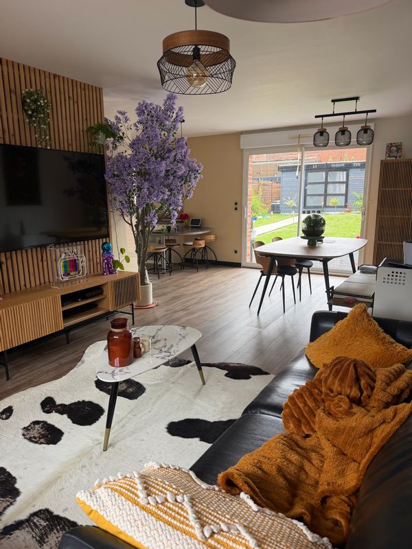 Maison jacuzzi sauna  balnéo  banc uv love room près  Lille et de la Belgique détente absolu .