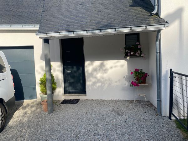 La maison d’Yveline et Jean est située  à Baden dans le Golfe du Morbihan .