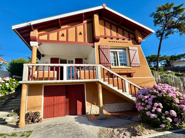 La maison de Adeline et Olivier, tout proche de l'océan, de la forêt et du centre ville
