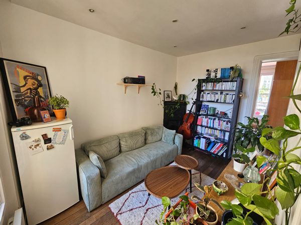 Appartement deux pièces au bord du bassin de la Villette