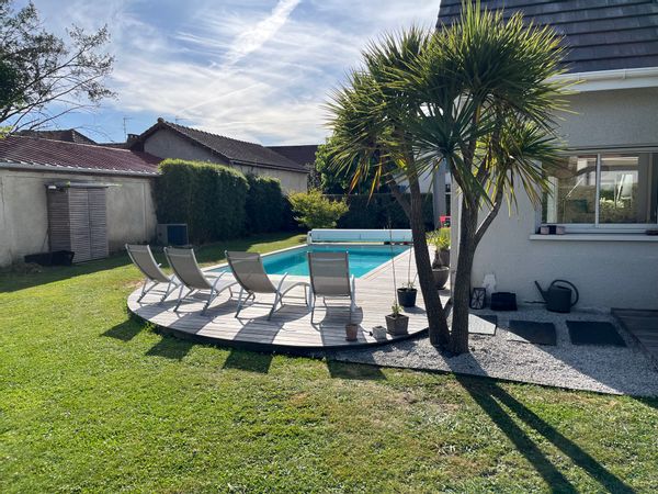 Maison familiale tout équipée avec piscine terrasse et tout l’équipement nécessaire