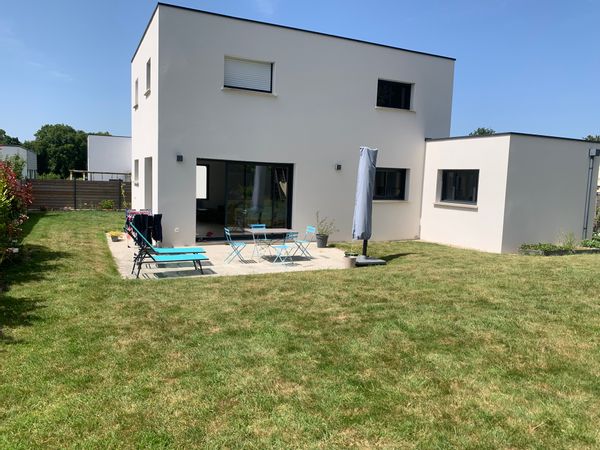 maison toute équipée, jardin clos, tous commerces, 10 min plages, presqu’île de RHUYS et Vannes