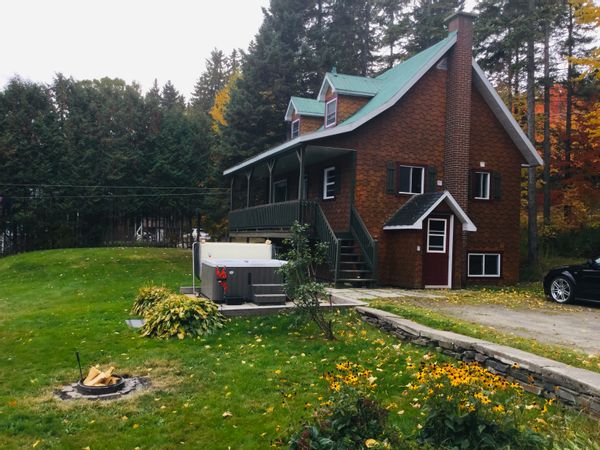 maison au bord du lac