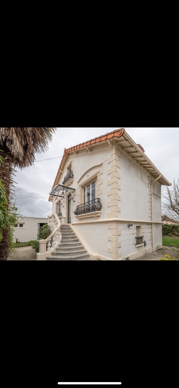 Maison des années 30,  Accessible en transport en commun à 20 minutes de Paris/Disney