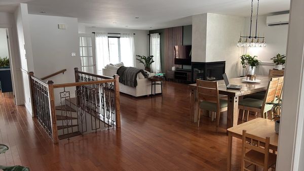 La maison de Jennifer! En plein coeur du quartier des peintres! Vaste et lumineux