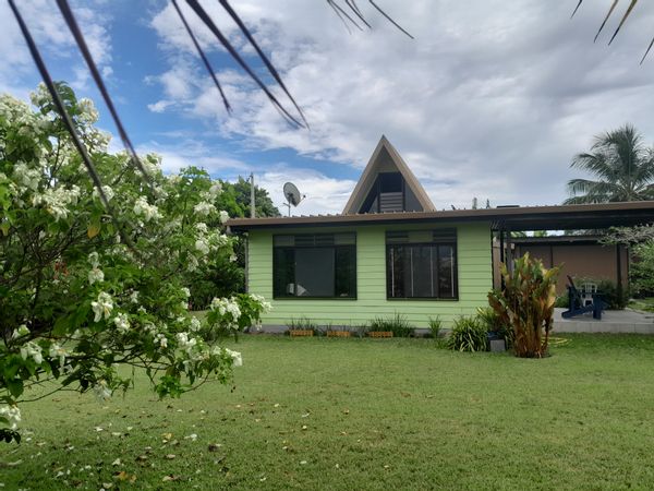 La maison de Annie Chalet en bois avec mezzanine  dans jardin clôturé