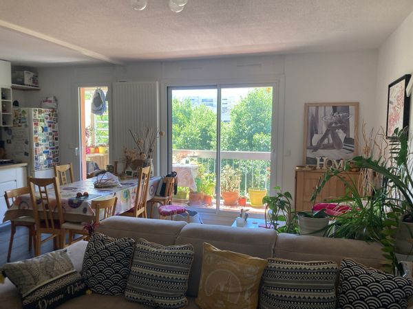 Joli appartement de 50m2 au dernier étage avec balcon sur jardin - Calme - Marseille Sud