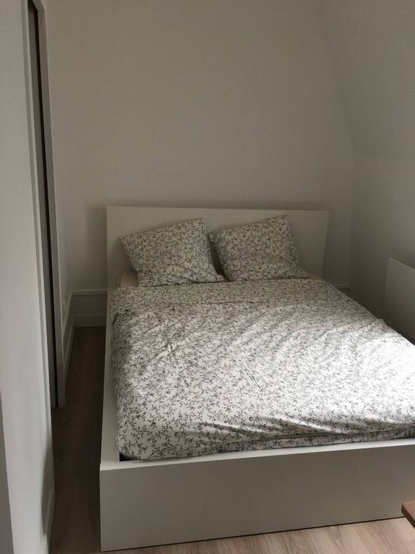 Appartement est situé au coeur du 18e arrondisssement, à 200m de la Butte Montmartre.