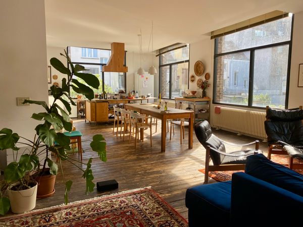 Chambre dans un grand loft magique à St-Gilles