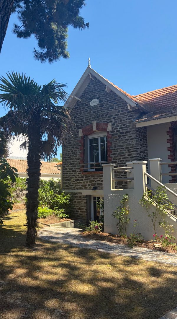 Maison de charme sous les pins à deux pas de la plage