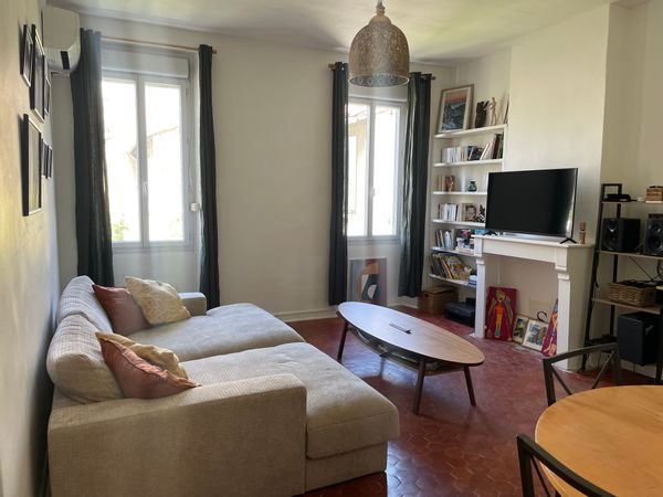 Petit cocon au coeur de Marseille climatisé sans vis à vis, aucun bruit (côté cour) 2ème étage.
