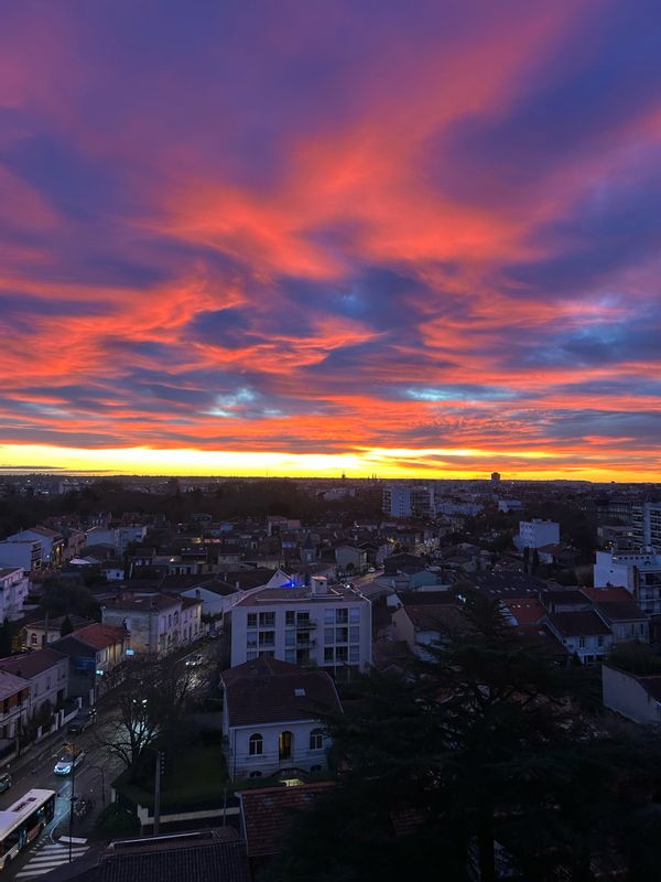 Magnifique vue 180° sur Bordeaux – Appartement lumineux à Caudéran proche Parc Bordelais et Océan