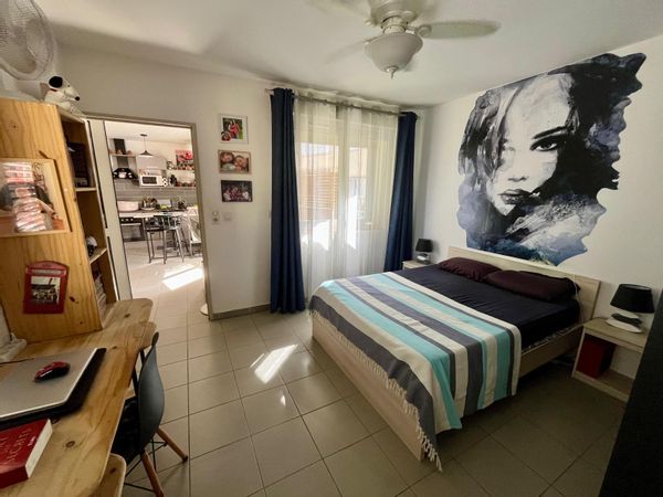 Appartement au cœur de Saint-Leu à 200 m du lagon avec garage sécurisé