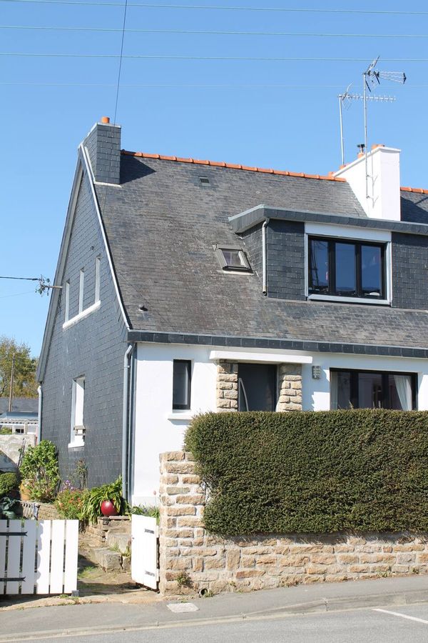 Maison prés de la plage des Sables blancs et de la thalasso avec petit jardin. 4 couchages