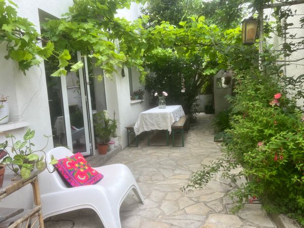 Peaceful Bohemian Haven with Garden — Countryside Feel, 15 min from Paris