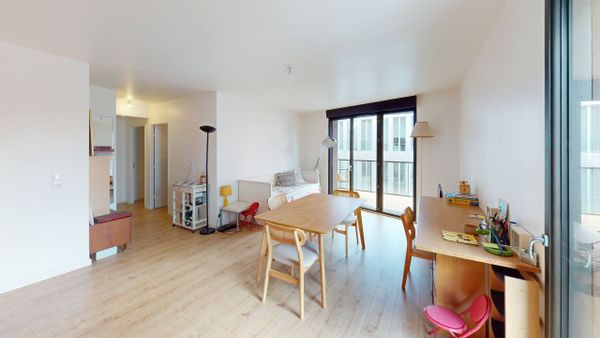 appartement lumineux, neuf de 75m², 2 chambres, une terrasse. situé entre Montreuil et Saint Mandé,