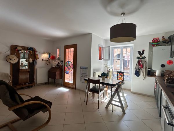 Maison de village provençale lumineuse au cœur de Venelles, près d’Aix-en-Provence