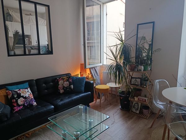 Appartement de charme Idéalement situé à 5 avenues 2 personnes Tous commerces/transports à proximité