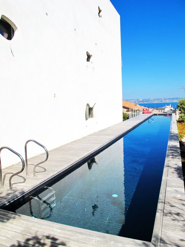 Bel appartement privé au sein d’une villa de luxe, avec trois chambres doubles.