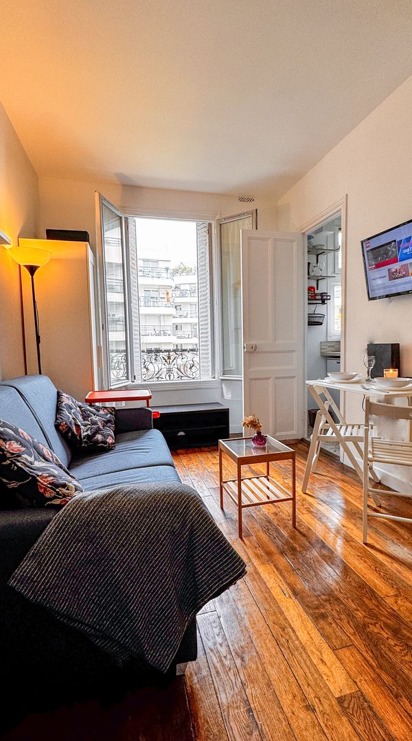Cozy and functional studio apartment  located in Boulogne-Billancourt.