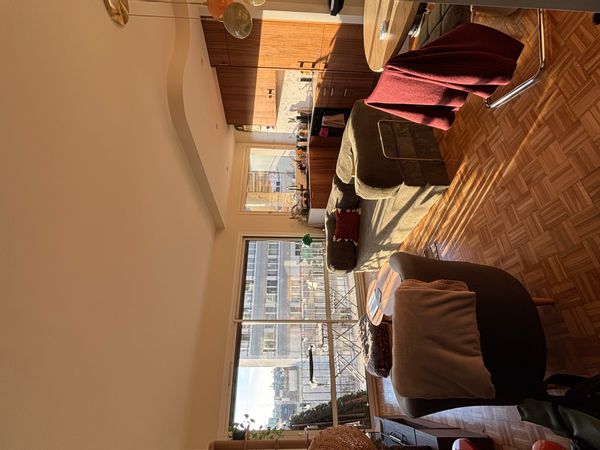 Appartement 2 pièces - vue toits de Paris, au cœur de Belleville