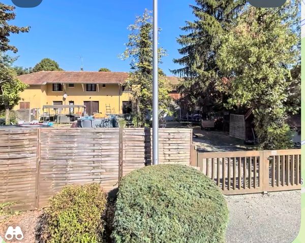 La maison de Marie Laure et Michael Maison dans village près de ville et des montagnes et lacs
