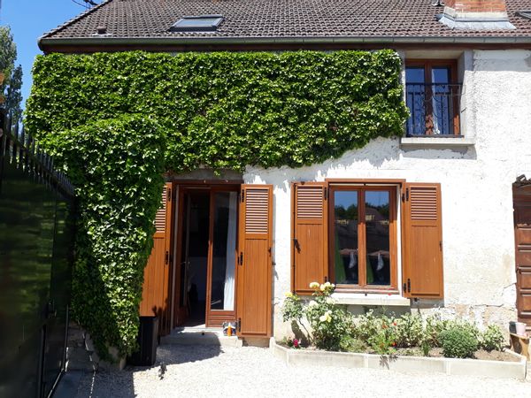 Jolie maison en pierre à 40km de paris,800m du RERC,1km du centre de Breuillet,500m de la forêt.