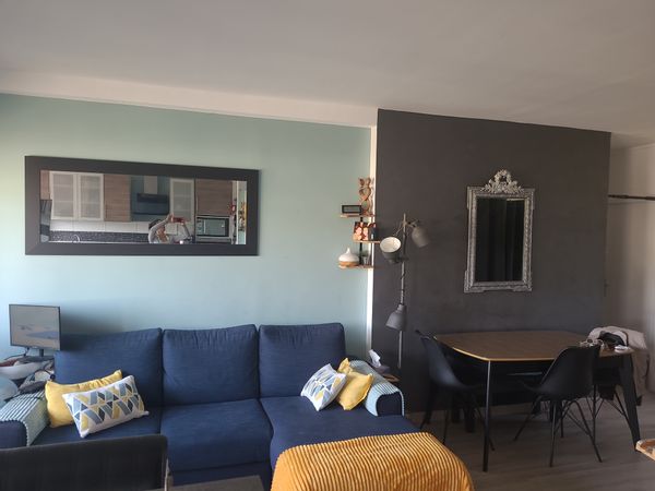 L'appartement de Céline&Rafael est coloré avec nos tableaux que nous réalisons.