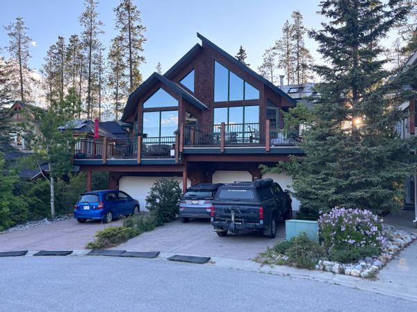 Cosy Home in the Rockies