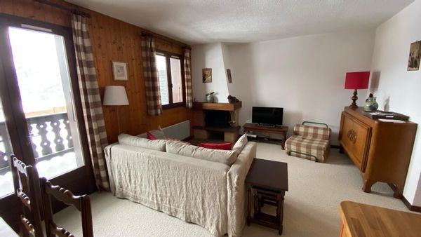 60m² calme & central • Vue imprenable • Balcon sud