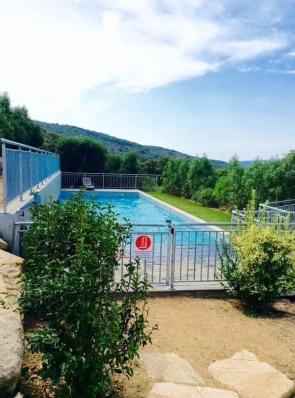Belle petite maisonnette proche de la baie de Rondinara