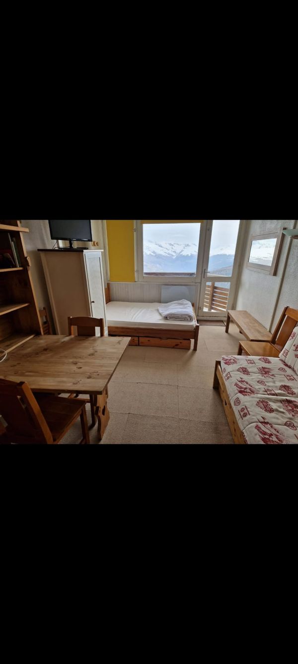 Appartement dans la station de ski la Plagne ,Aime 2000: vue Mont Blanc  il est tout équipé pour 4