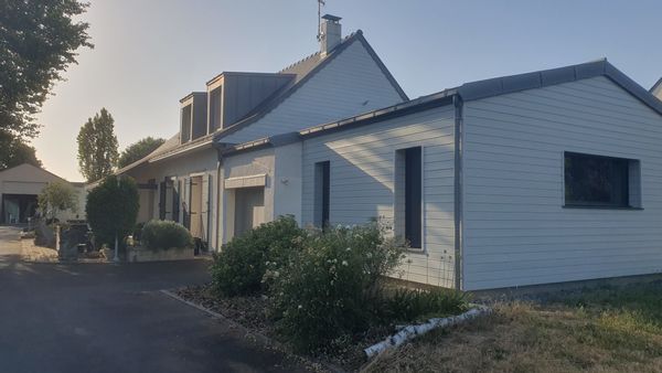 La maison de Jerome est située en campagne à 20 minutes d'Angers. 20 kms