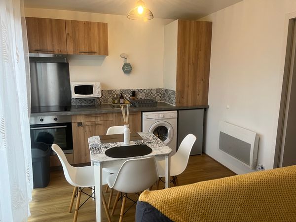 La maison de Myriam se situe à saint Michel chef chef, petite commune balnéaire à 1km de la plage