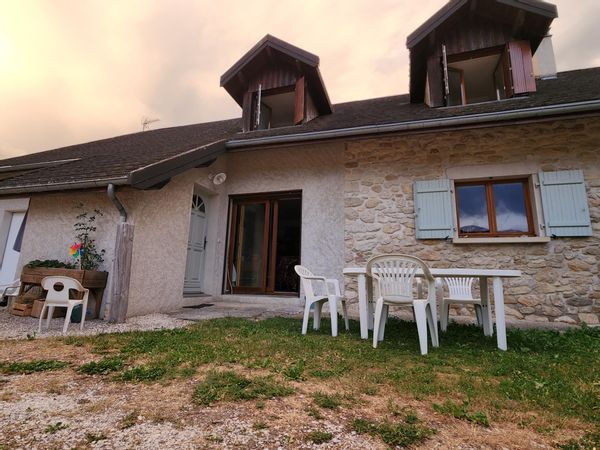 Maison à Autrans au cœur de Massif de Vercors. Accès randonnées, VTT. Belle vue, au calme.