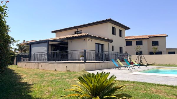 Villa familiale avec piscine à 10 min de la Méditerranée