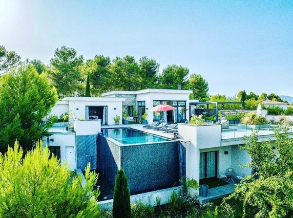 Villa LOL