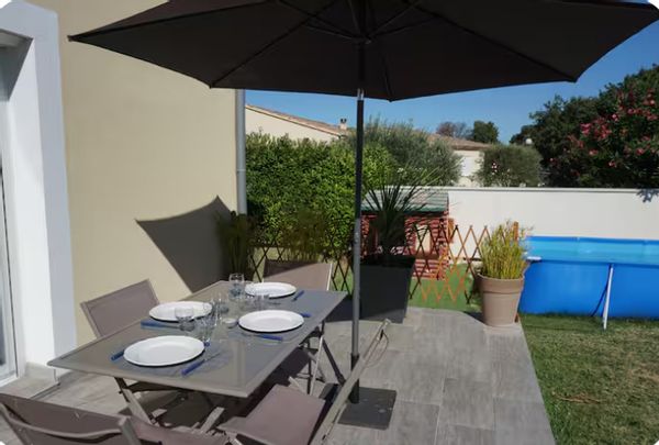 La maison de Nathalie dans un charmant petit village du sud de la France où il fait bon vivre.