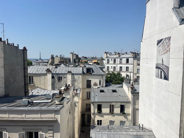 Un loft en duplex à Montmartre avec vue sur la tour Eiffel