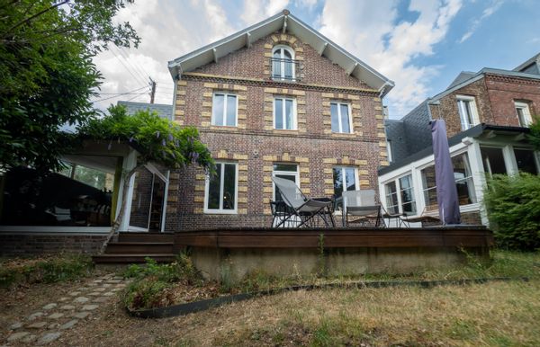 Belle maison dans un écrin de verdure proche du centre historique de Rouen
