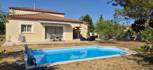 Villa avec Piscine sur 1000m2 de terrain au calme