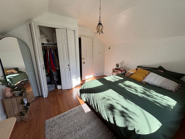 Light-filled private room with shared bathroom in a Kitsilano cosy house
