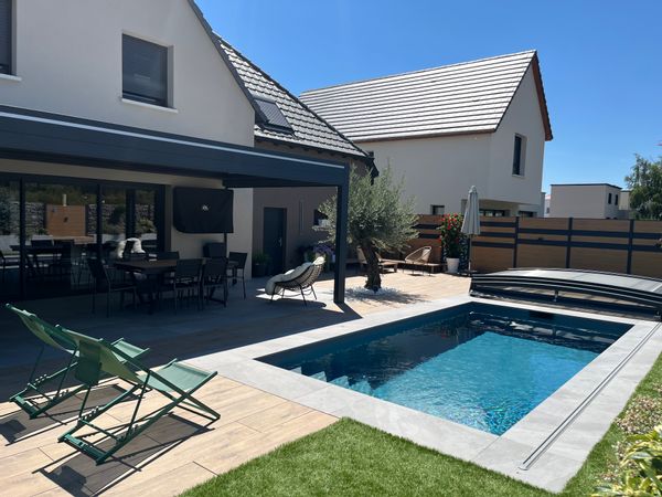 Maison moderne, tout confort. Modern & fully equipped family home.