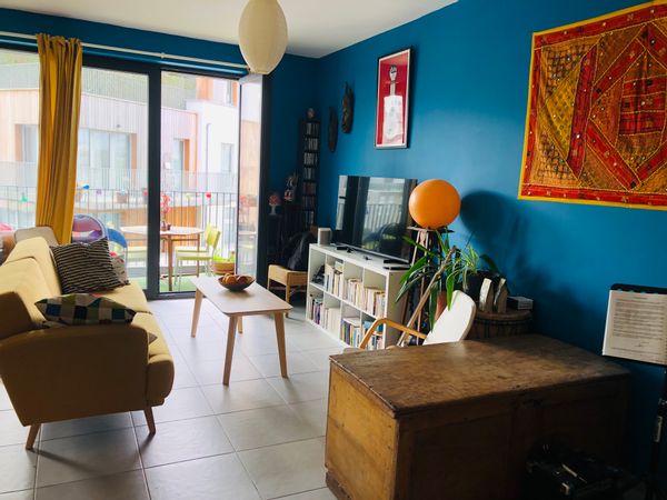 Chambre privée lit double avec Parking privé !