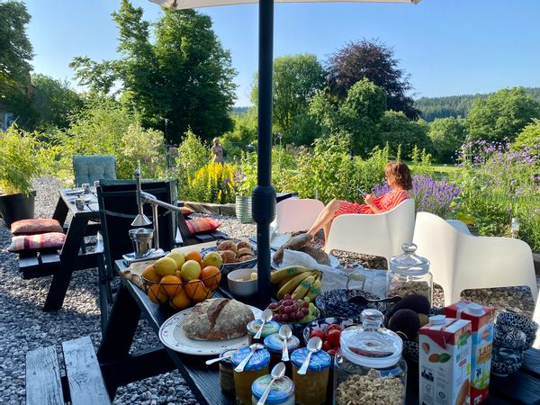 Superbe maison en pierre du pays totalement rénovée dans un magnifique jardin de 3.600 m2